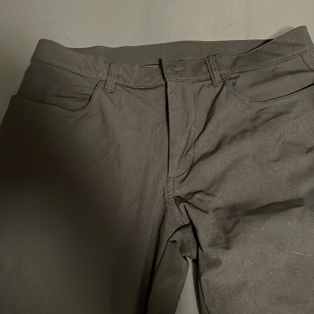 Old navy active pants - Picture 3 of 5